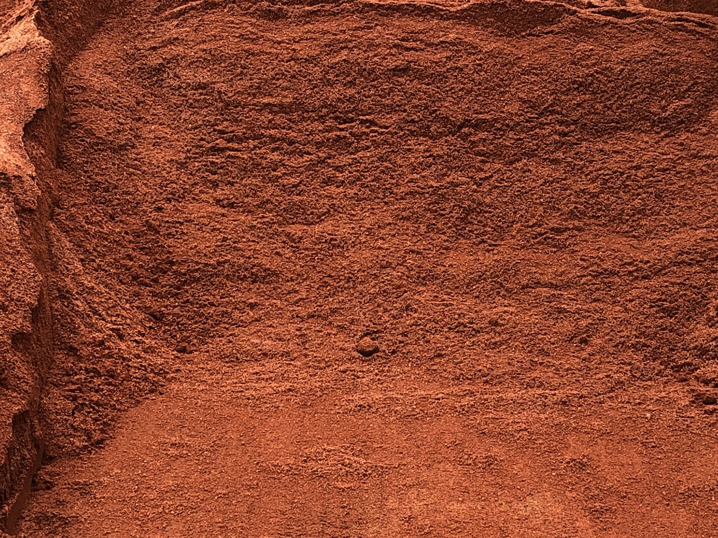 RIVER / FILL SAND RED (PER SCOOP)