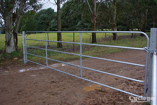 GATE 5 BAR CYCLONE W/COLLARS 3MTR