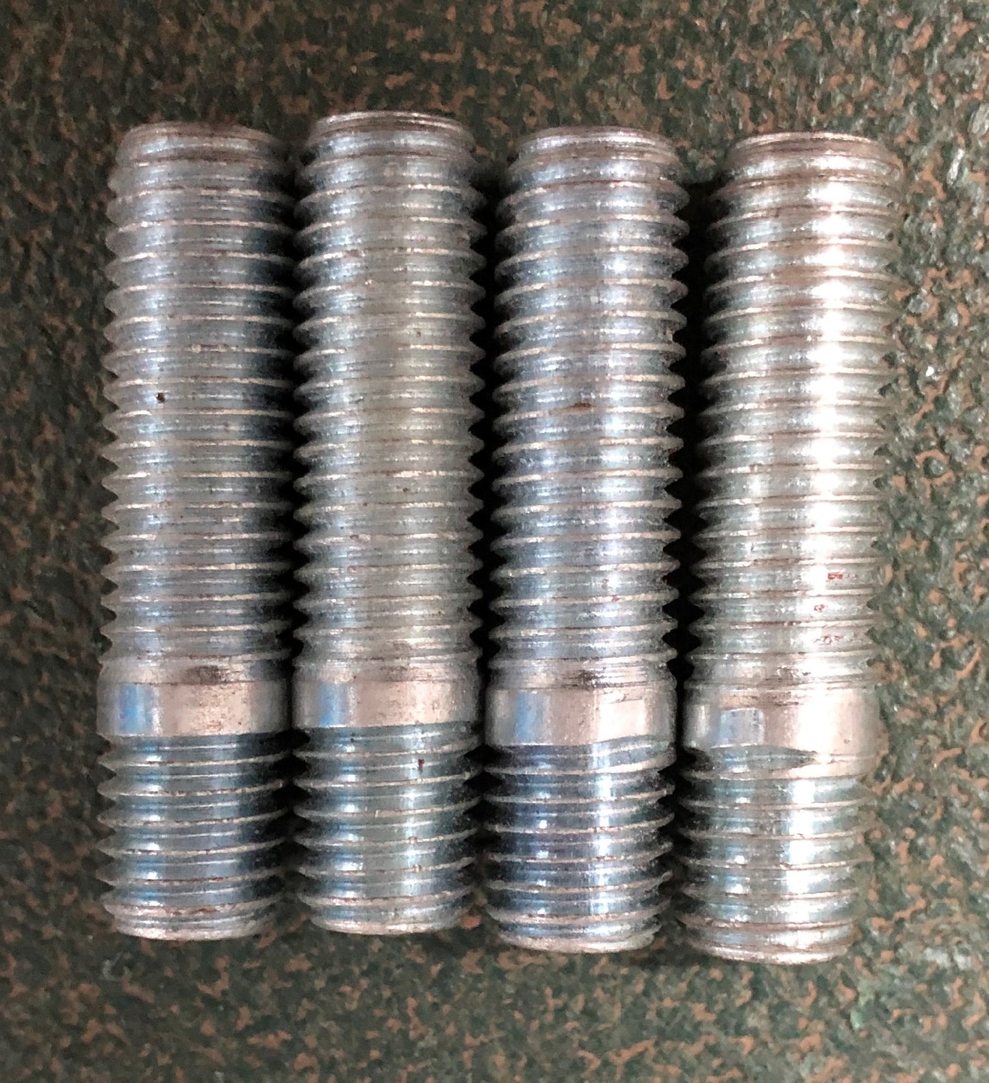 ORANGE PUMPS STUDS SET OF 4 (LONG)