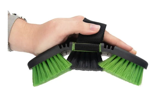 FLEXIBLE BODY BRUSH