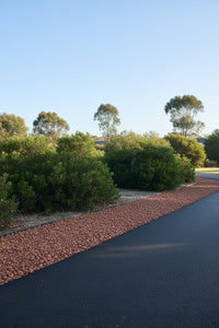 BALLAST RED ROCK 20MM-40MM (PER SCOOP)