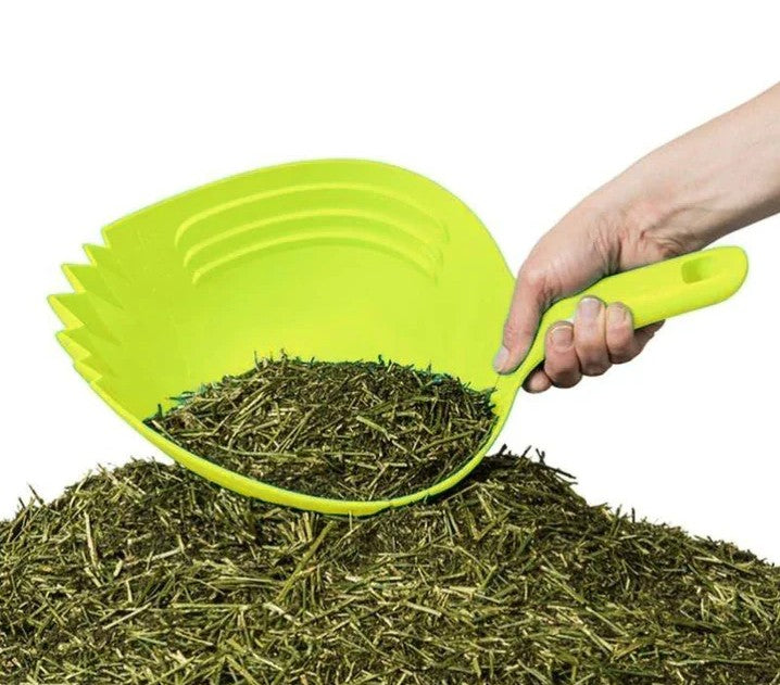 FEED SCOOP WITH TEETH [Clr:Yellow]