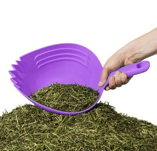 FEED SCOOP WITH TEETH