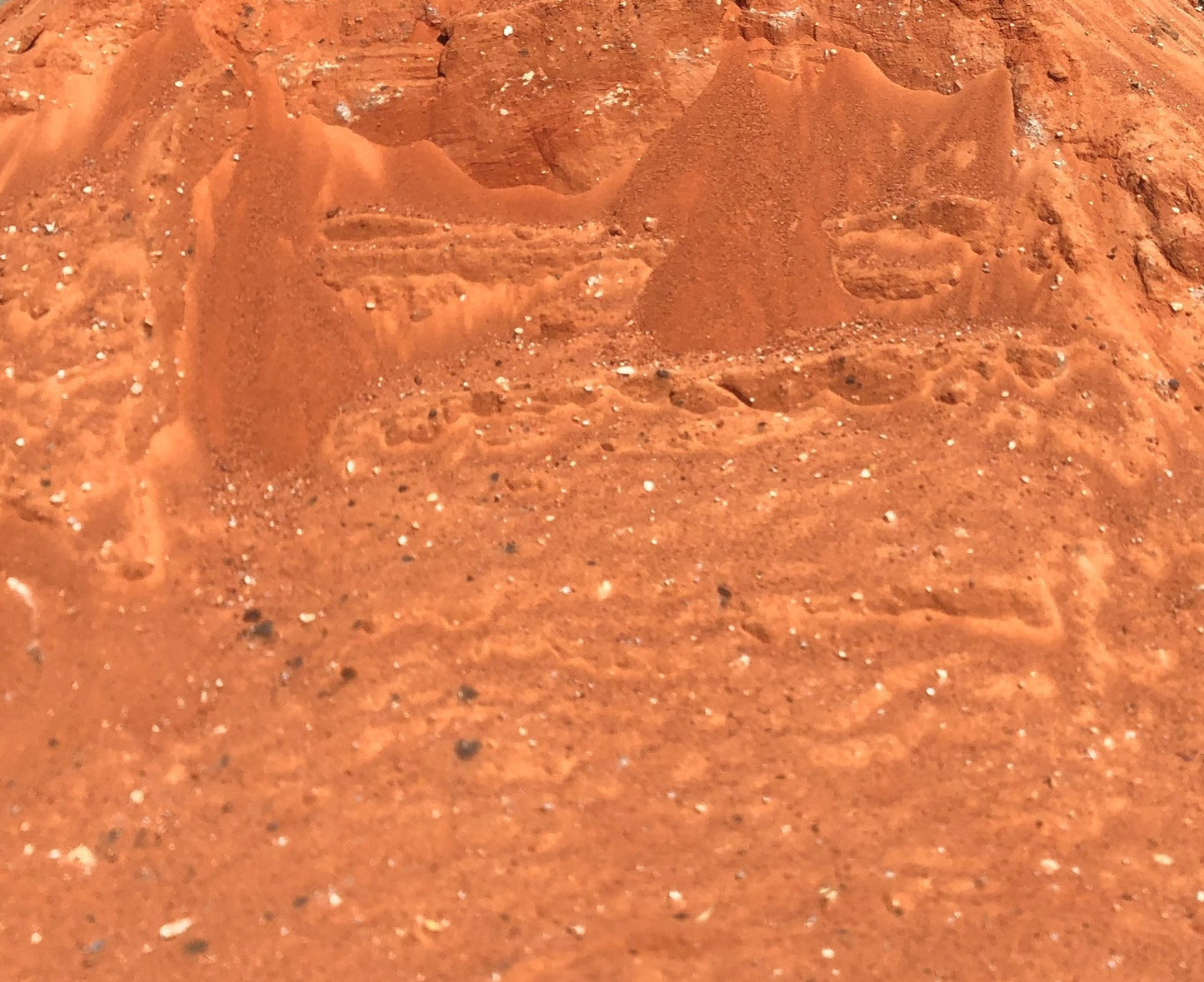 FILL SAND - RIVER (PER SCOOP)
